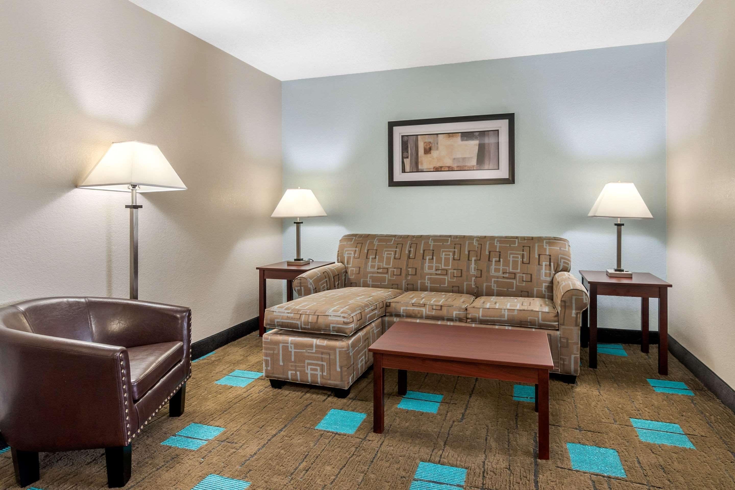 Quality Suites Kansas City International Airport Esterno foto
