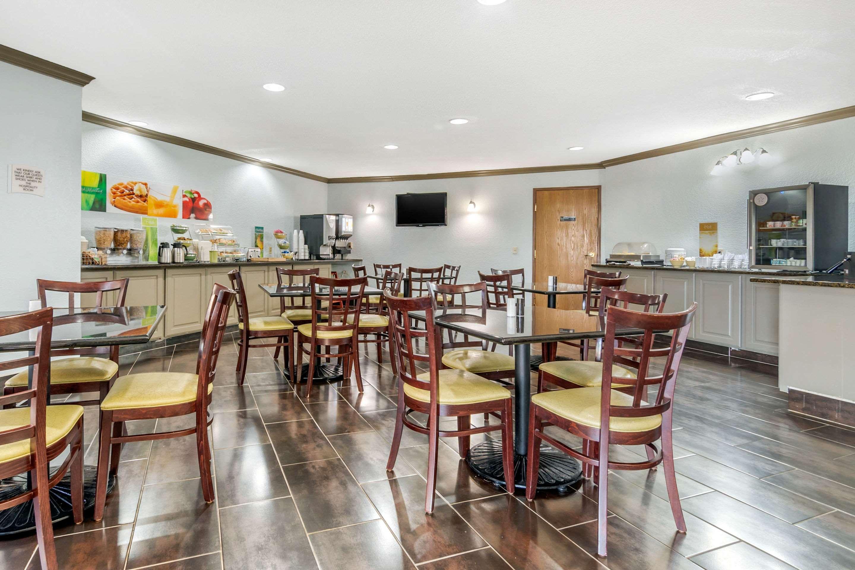 Quality Suites Kansas City International Airport Esterno foto