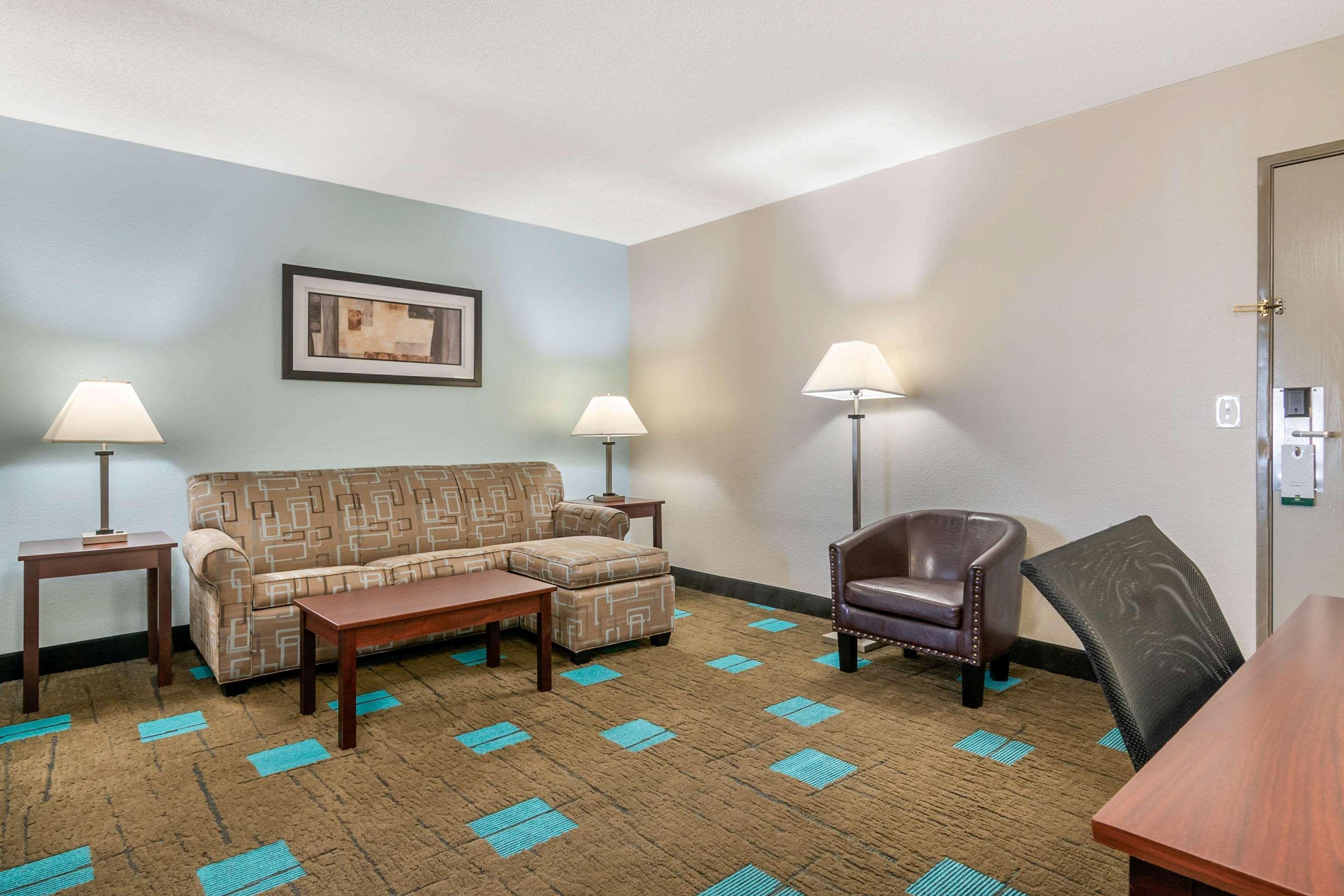 Quality Suites Kansas City International Airport Esterno foto
