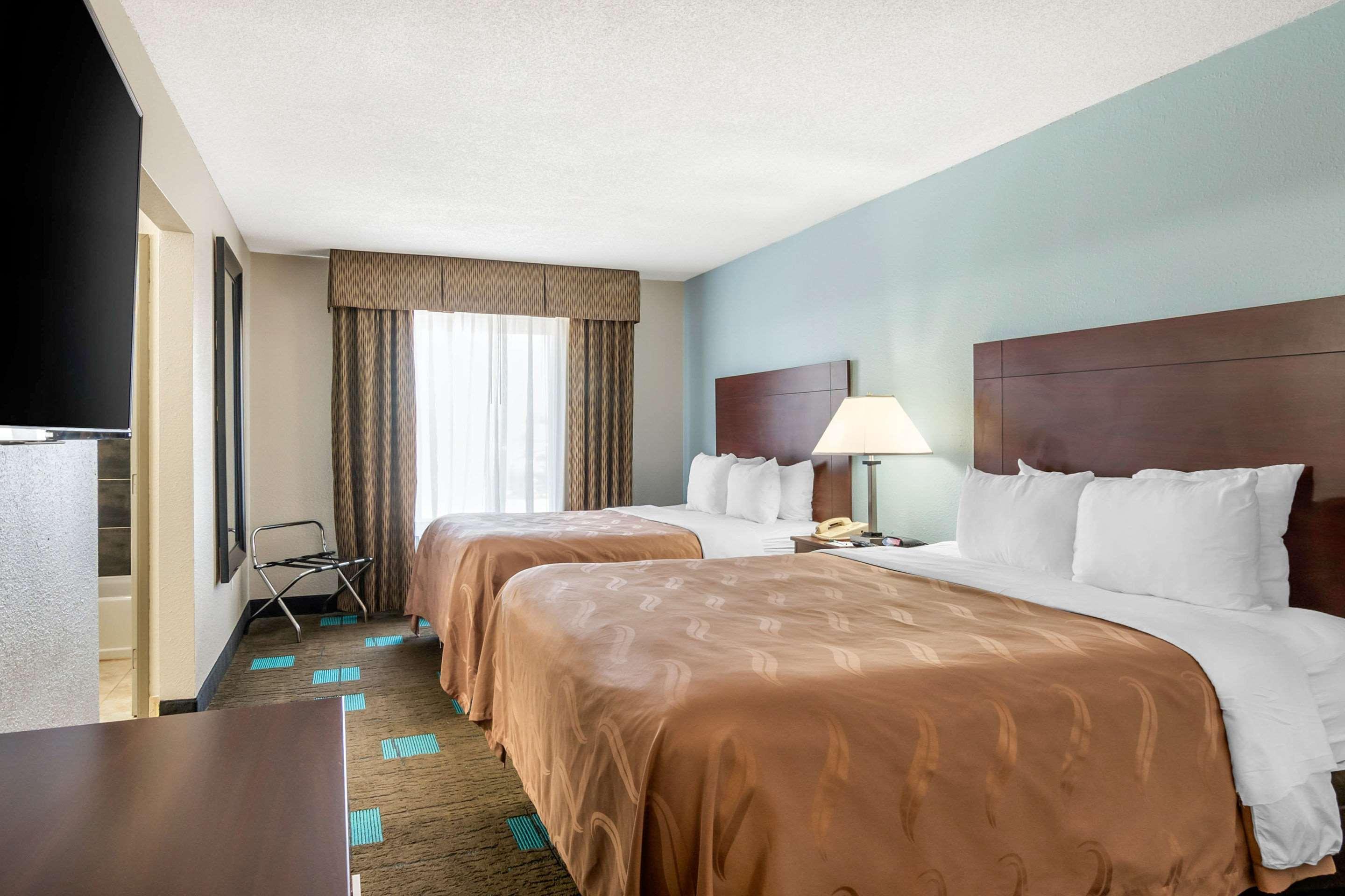 Quality Suites Kansas City International Airport Esterno foto