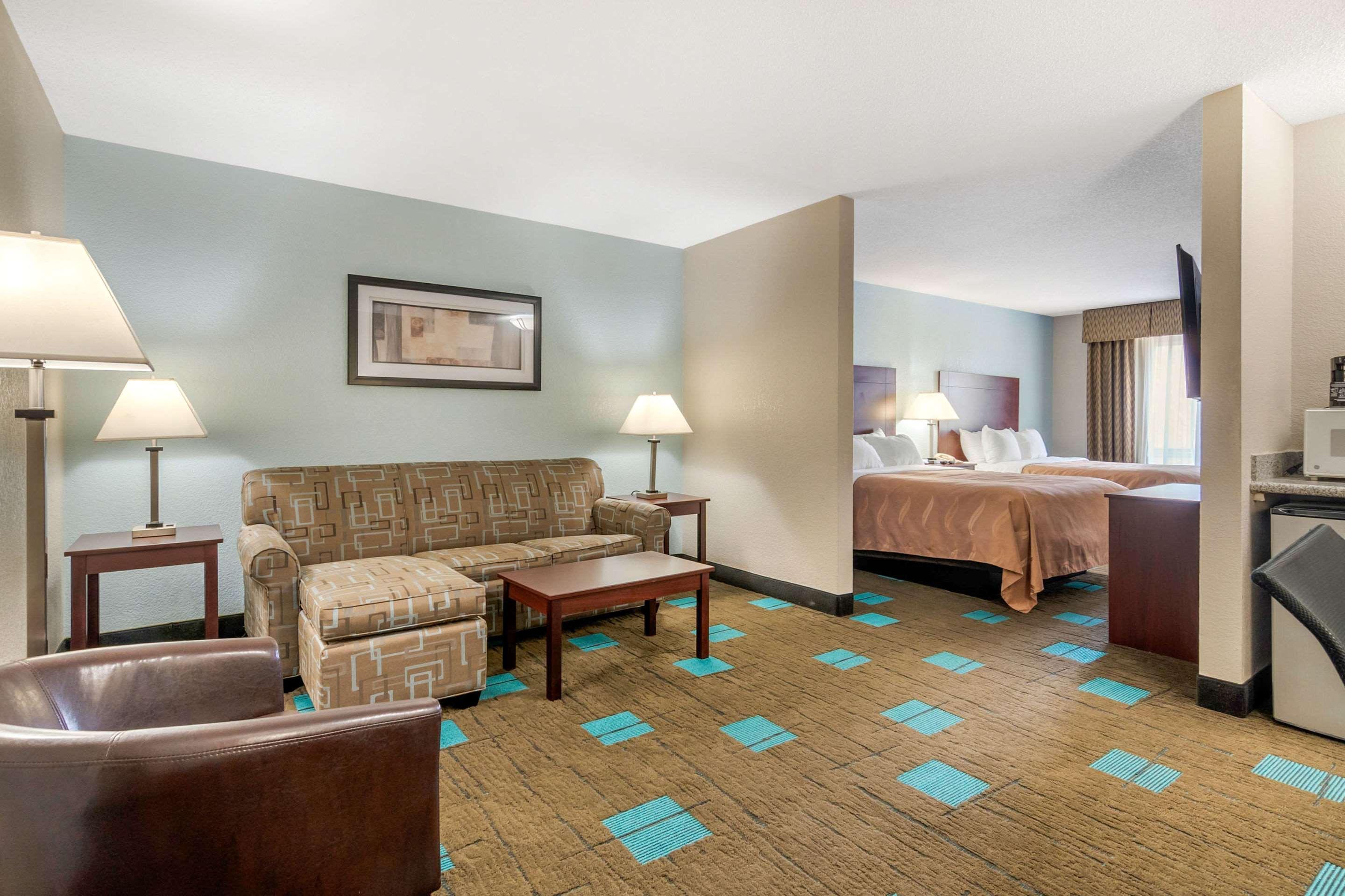 Quality Suites Kansas City International Airport Esterno foto