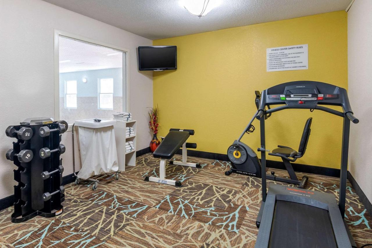 Quality Suites Kansas City International Airport Esterno foto